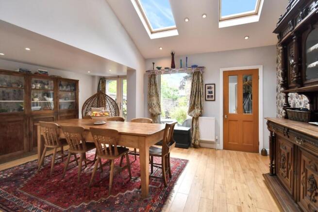 4 bed Terraced for sale Image 8