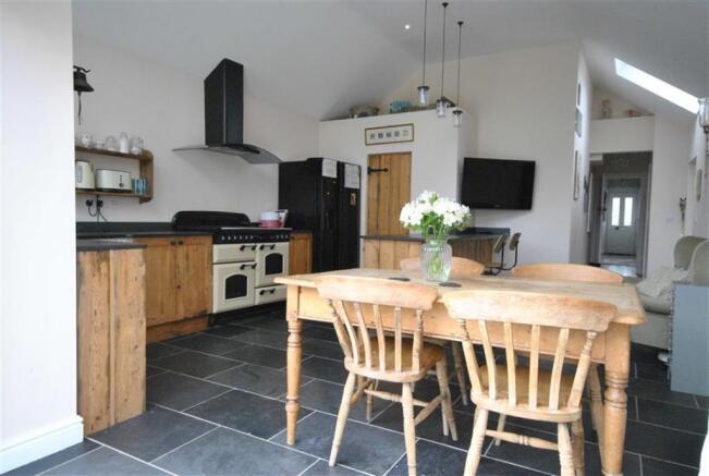 Kitchen/Breakfast Ro
