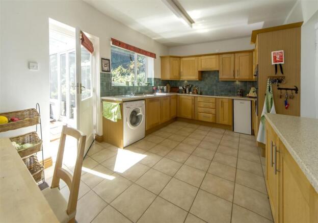 KITCHEN/ BREAKFAST ROOM