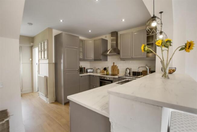 3 bed Terraced for sale Image 6