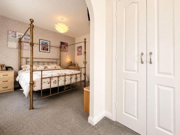 4 bed Detached for sale Image 7