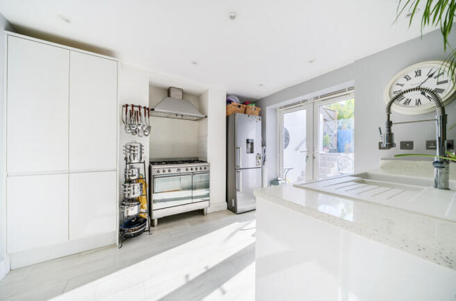 1346654-11-68b20b...