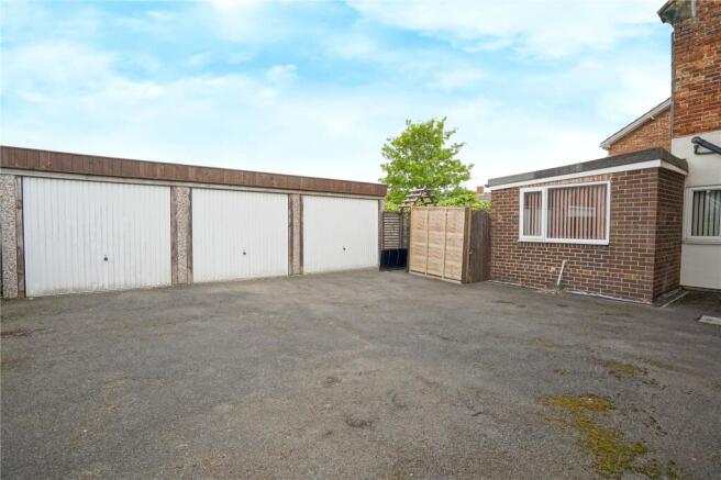 2 bed Apartment for sale Image 10