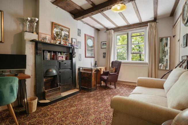 4 bed House for sale Image 11