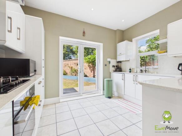 EweMove Estate Agents Basingstoke - Winchester Roa