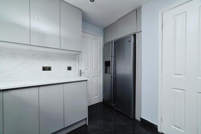 3 bed Detached for sale Image 8