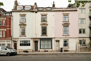 Third Floor Flat, 114, Hotwell Road, Hotwells, Bristol BS8 4UB
