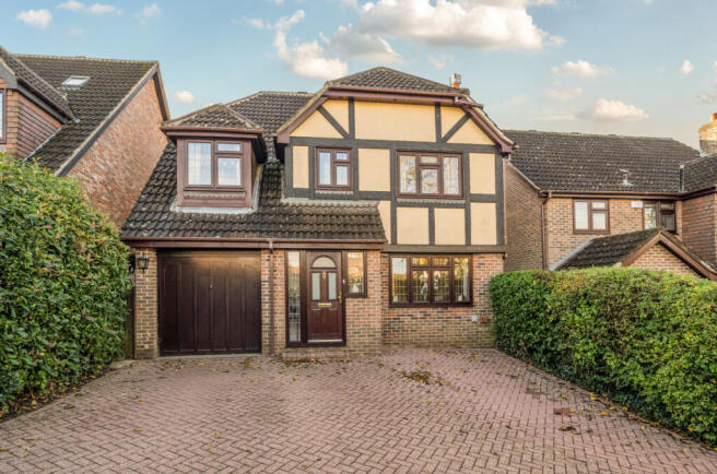 1371401-15-68f8a1...