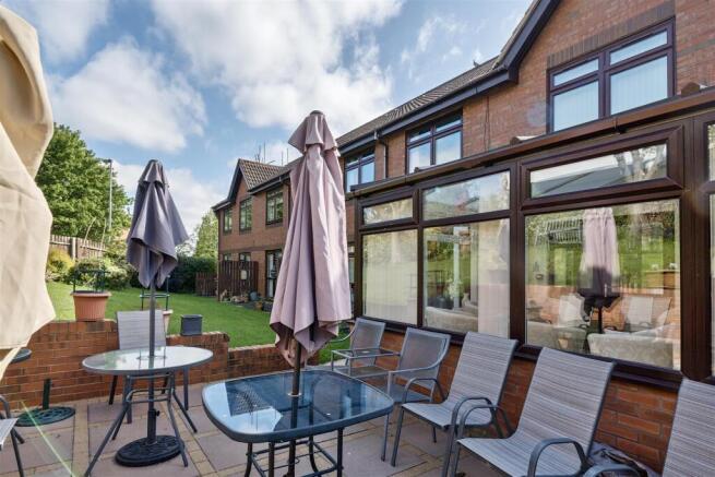 Owners Patio 2.jpg