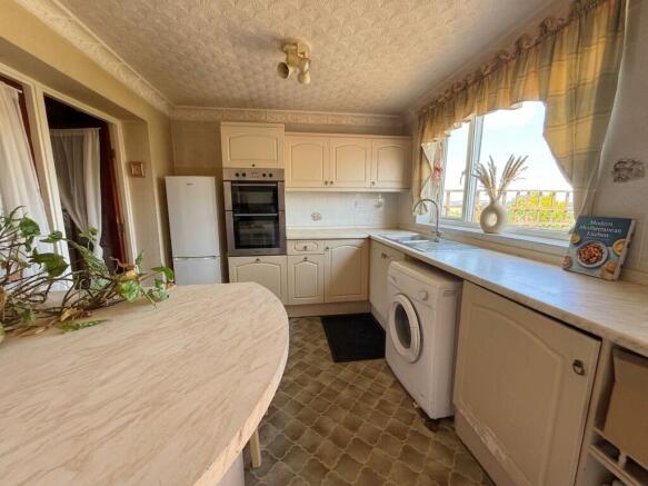 3 bed Semi-Detached for sale Image 7
