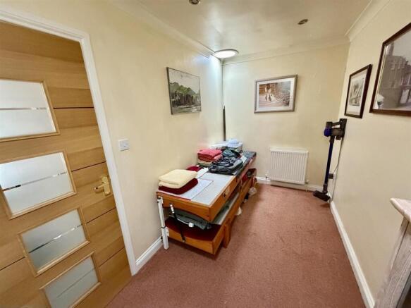 2 bed Semi-Detached Bungalow for sale Image 12
