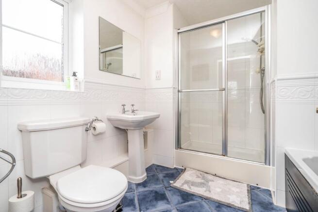 En-Suite Bathroom