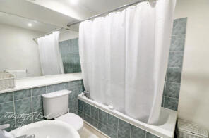 Flat 17, 1 Kingsbridge Court, Dockers Tanner Road, London E14 9WB