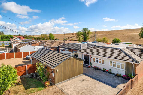 Coppermill Road, Wraysbury, TW19