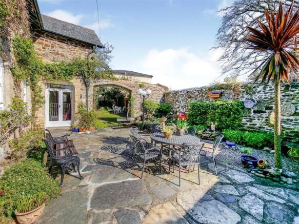 Rear Patio Alt