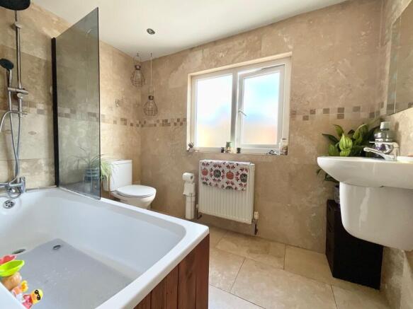 2 bed Flat for sale Image 6