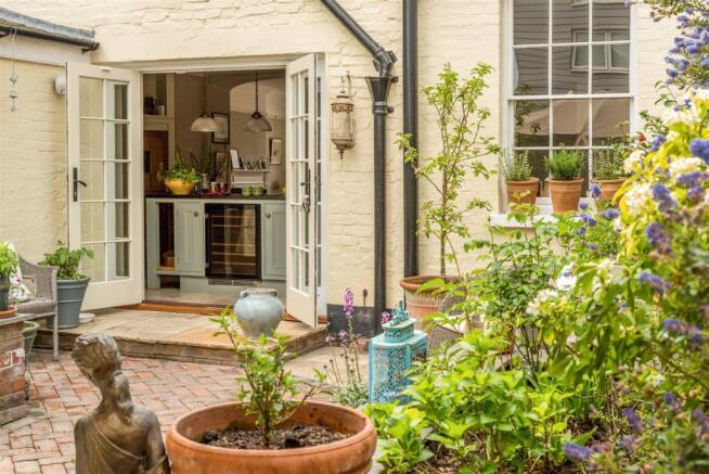 house. estate agency Chichester 4 St John's Street