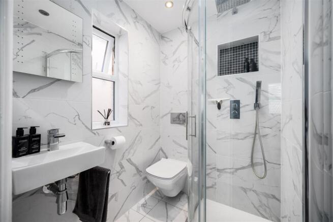 10 Ensuite.jpg