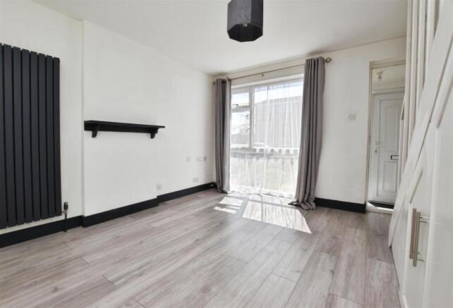 2 bed Terraced for sale Image 5