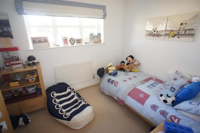 BEDROOM 4