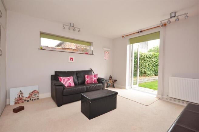 SITTING ROOM /BEDROOM 3