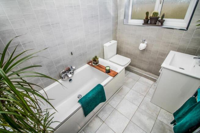 Family Bathroom.