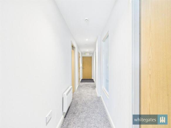 2 bed Apartment to rent Image 2