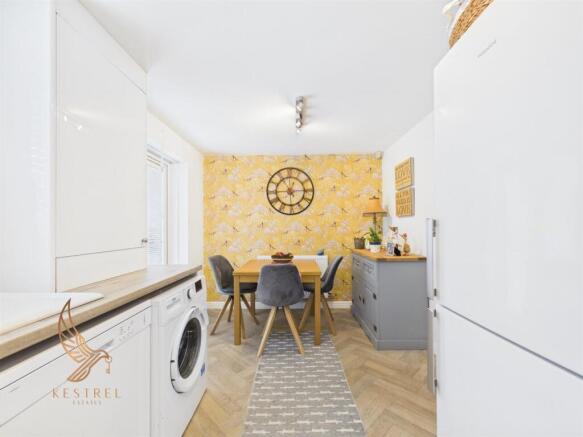 3 bed Terraced for sale Image 12