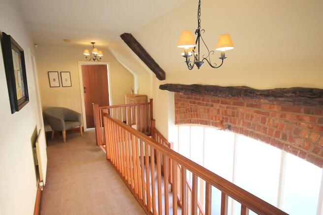 GALLERY LANDING