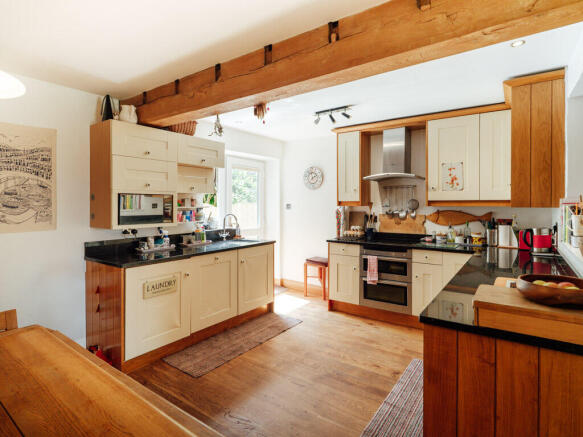 Kitchen / Dining Area