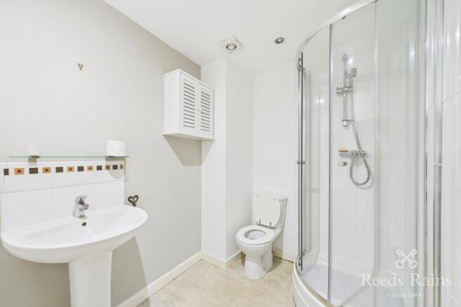 2 bed Apartment for sale Image 11