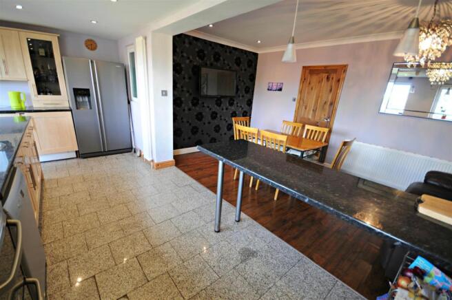 Dining kitchen