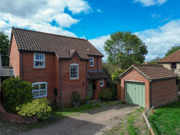 15, Longs Field, North Curry, Taunton TA3 6NN