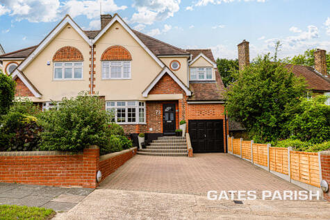 Waldegrave Gardens, Upminster, RM14
