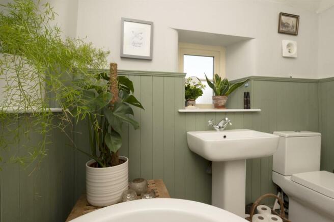 Bathroom - sink.jpg