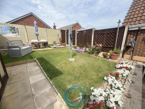 2 bed Semi-Detached Bungalow for sale Image 12