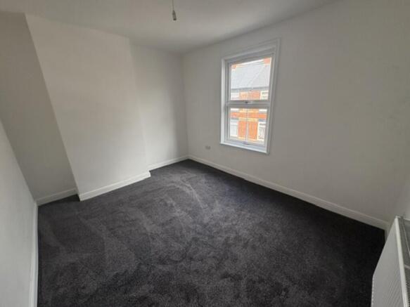 2 bed Terraced to rent Image 8