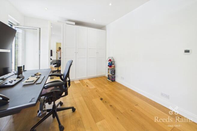 2 bed Apartment to rent Image 12