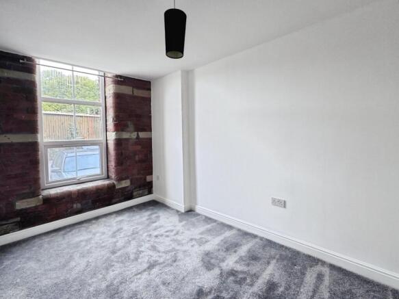 2 bed Apartment for sale Image 8