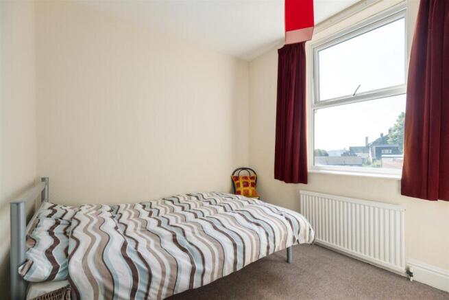 3 bed Terraced for sale Image 9