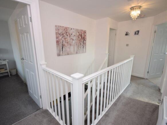 4 bed Detached for sale Image 10