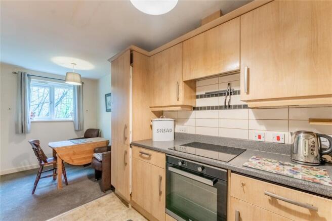 2 bed Apartment for sale Image 11