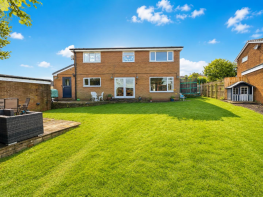 52, Henley Avenue, Thornhill, Dewsbury WF12 0LN