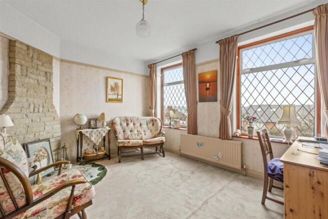 42 White Close, HP13 5NG-5.jpg