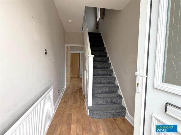 4 bed Semi-Detached for sale Image 5