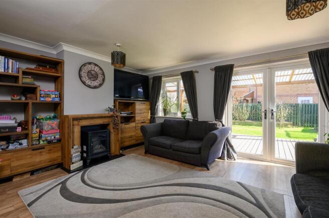 4 bed Link Detached House for sale Image 6