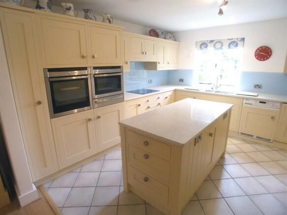 Fitted Kitchen