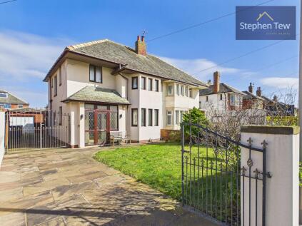 Walpole Avenue, Blackpool, FY4