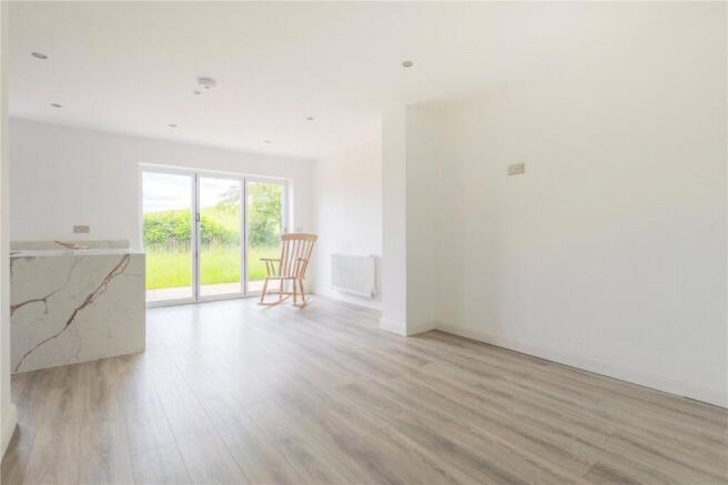 3 bed Detached to rent Image 5