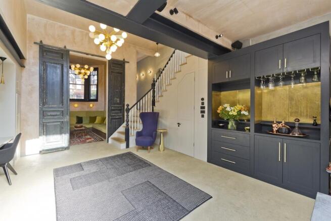 Kitchen alt view